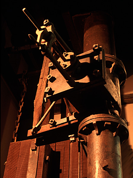 Trevithic water-powered, pumping-engine valve